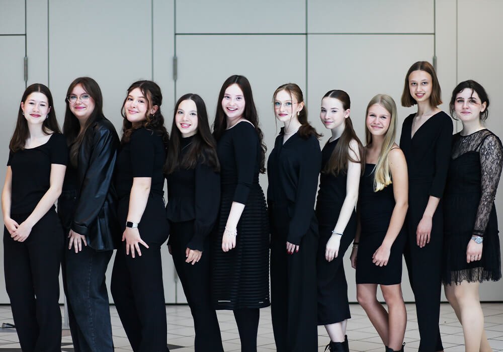 Der Oberstufenchor des Landesmusikgymnasiums Art of the Voice und Kammerphilharmonie "Musica-Viva"
