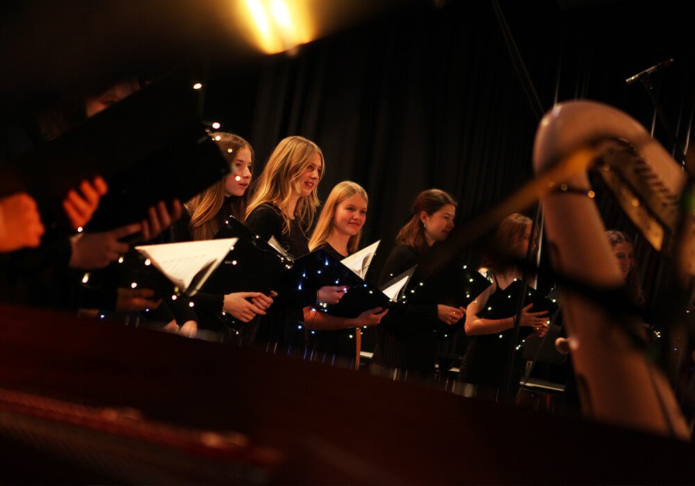 Der Oberstufenchor des Landesmusikgymnasiums Art of the Voice.